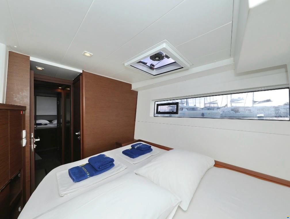 Lagoon 40