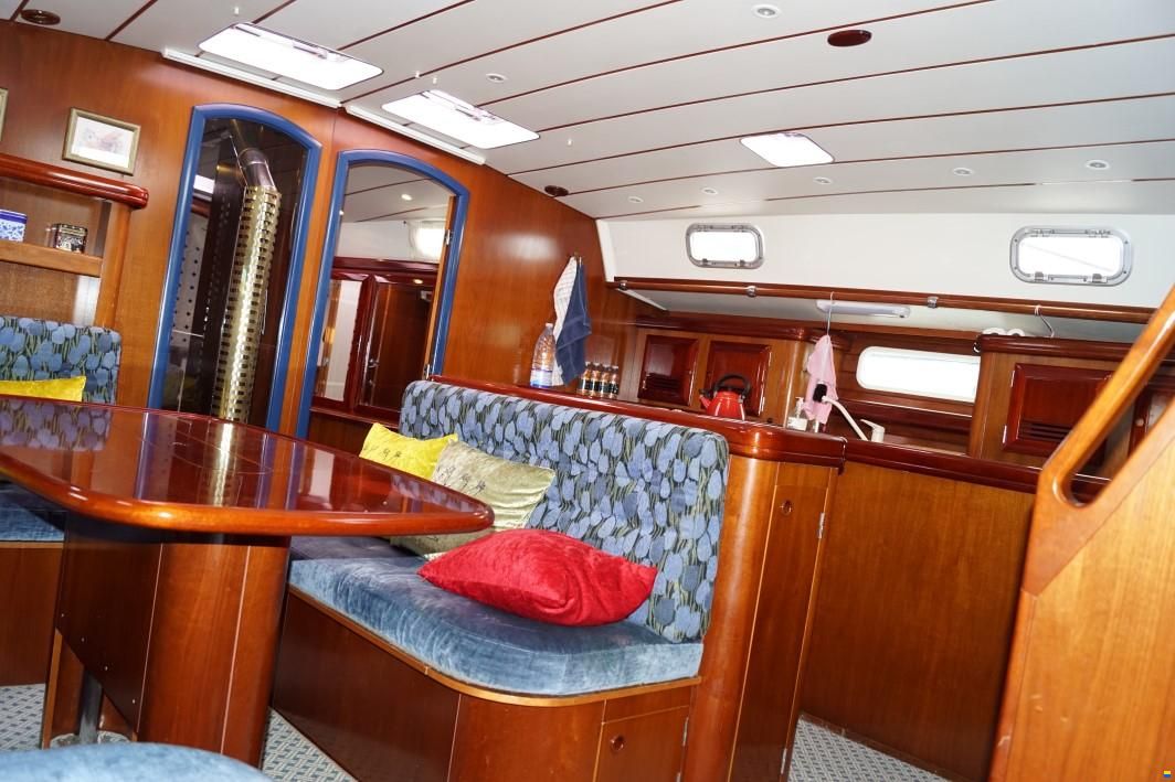 One Off Design 50 feet Decksalon yacht