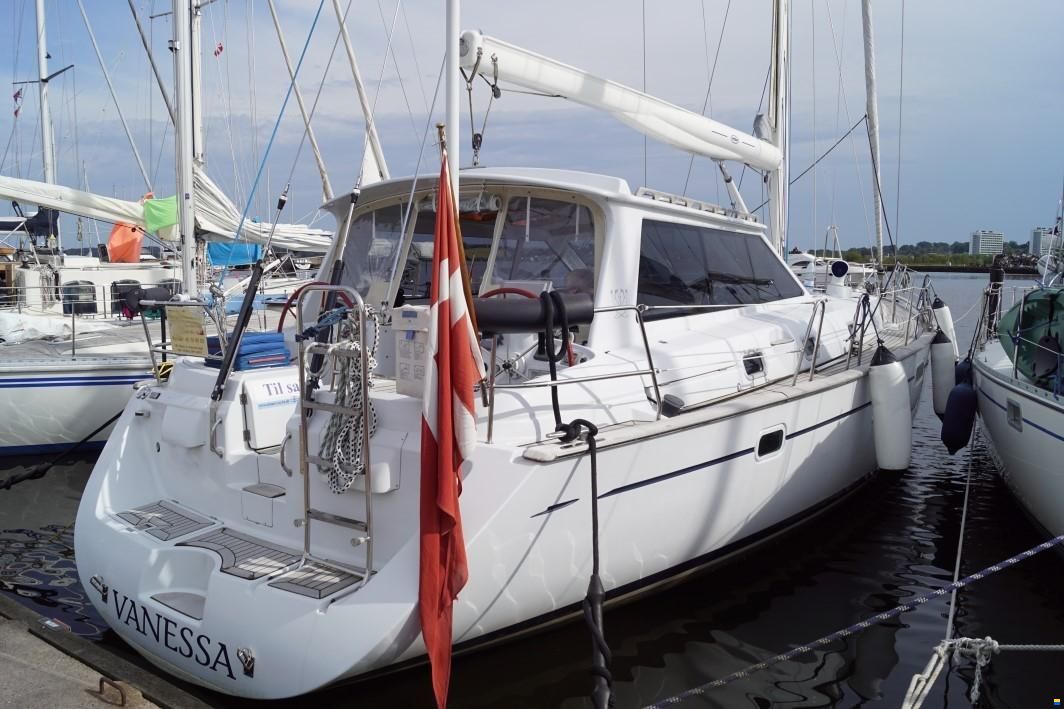 One Off Design 50 feet Decksalon yacht
