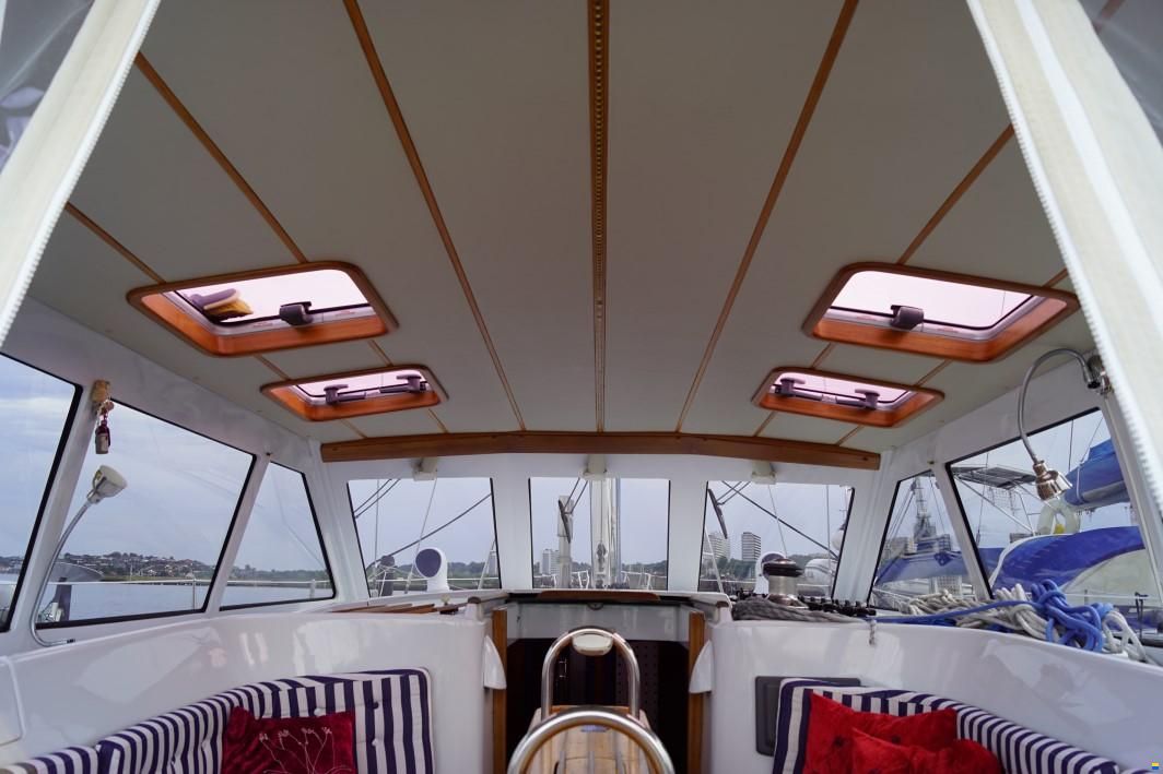 One Off Design 50 feet Decksalon yacht