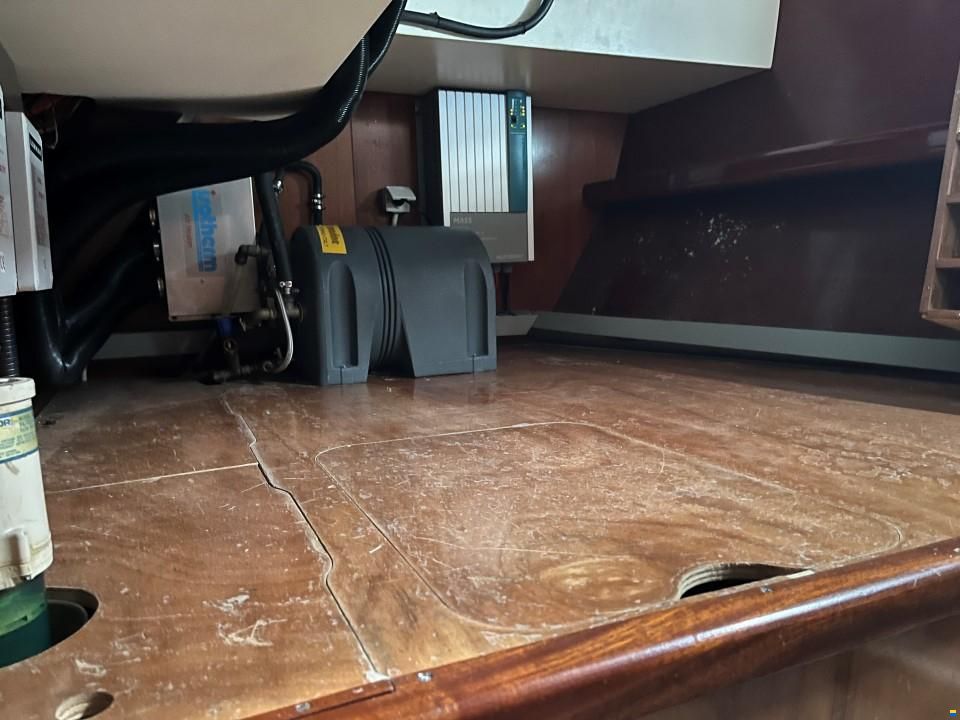 One Off Design 50 feet Decksalon yacht