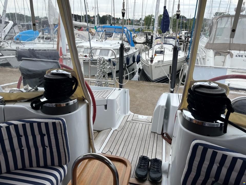 One Off Design 50 feet Decksalon yacht