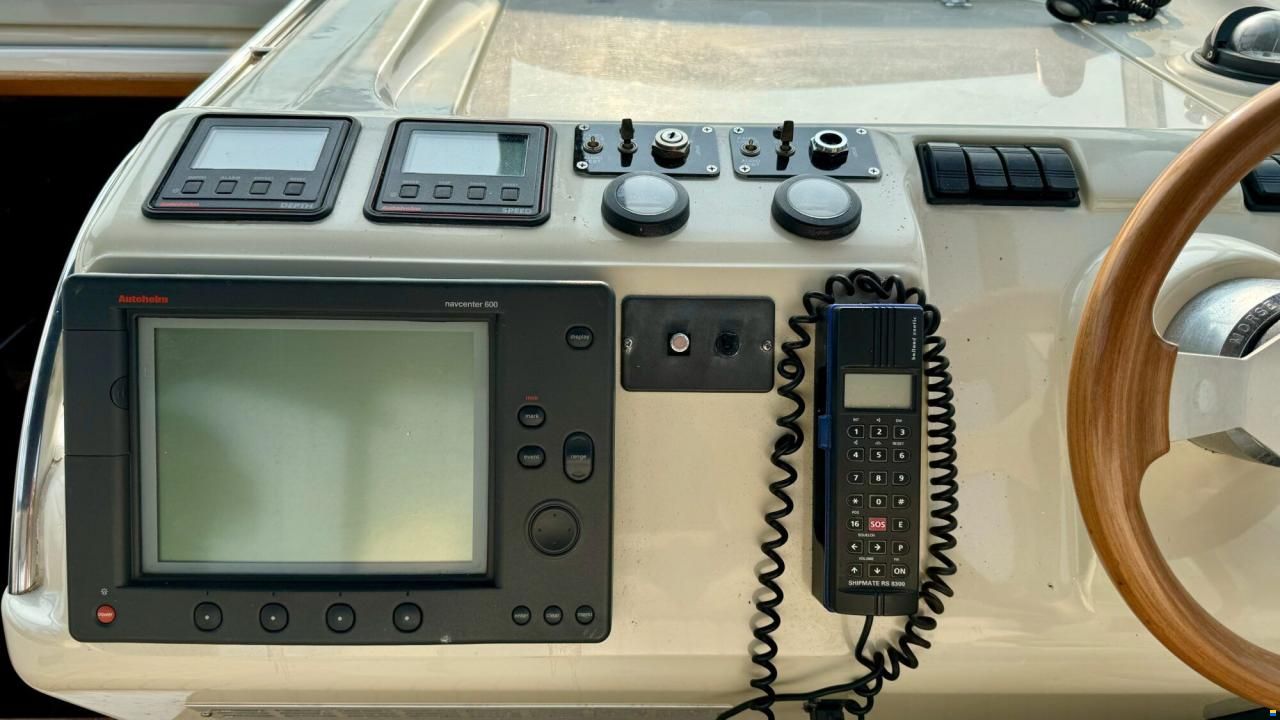 Sealine S37
