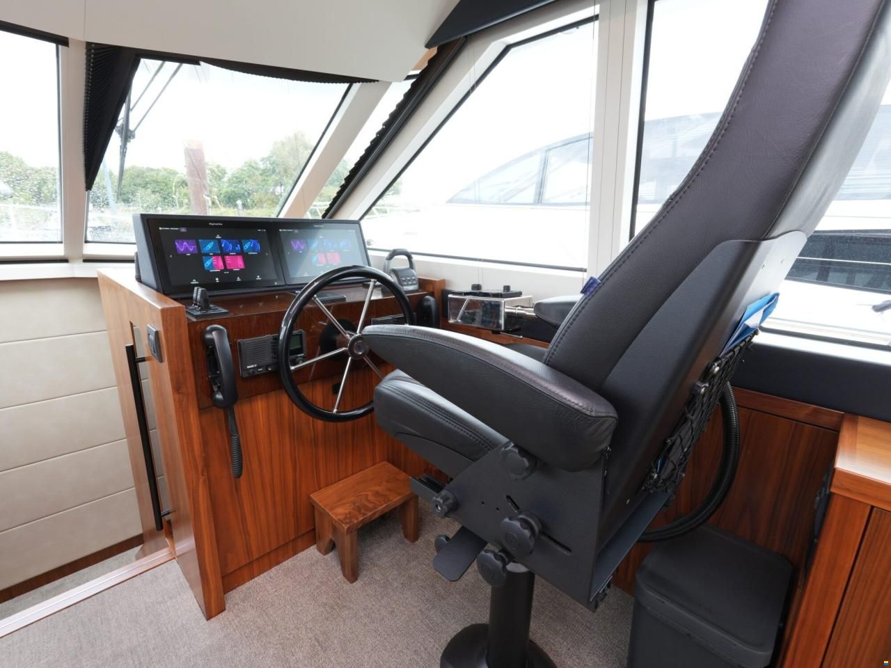 Van den Hoven Executive 15.00 MK II