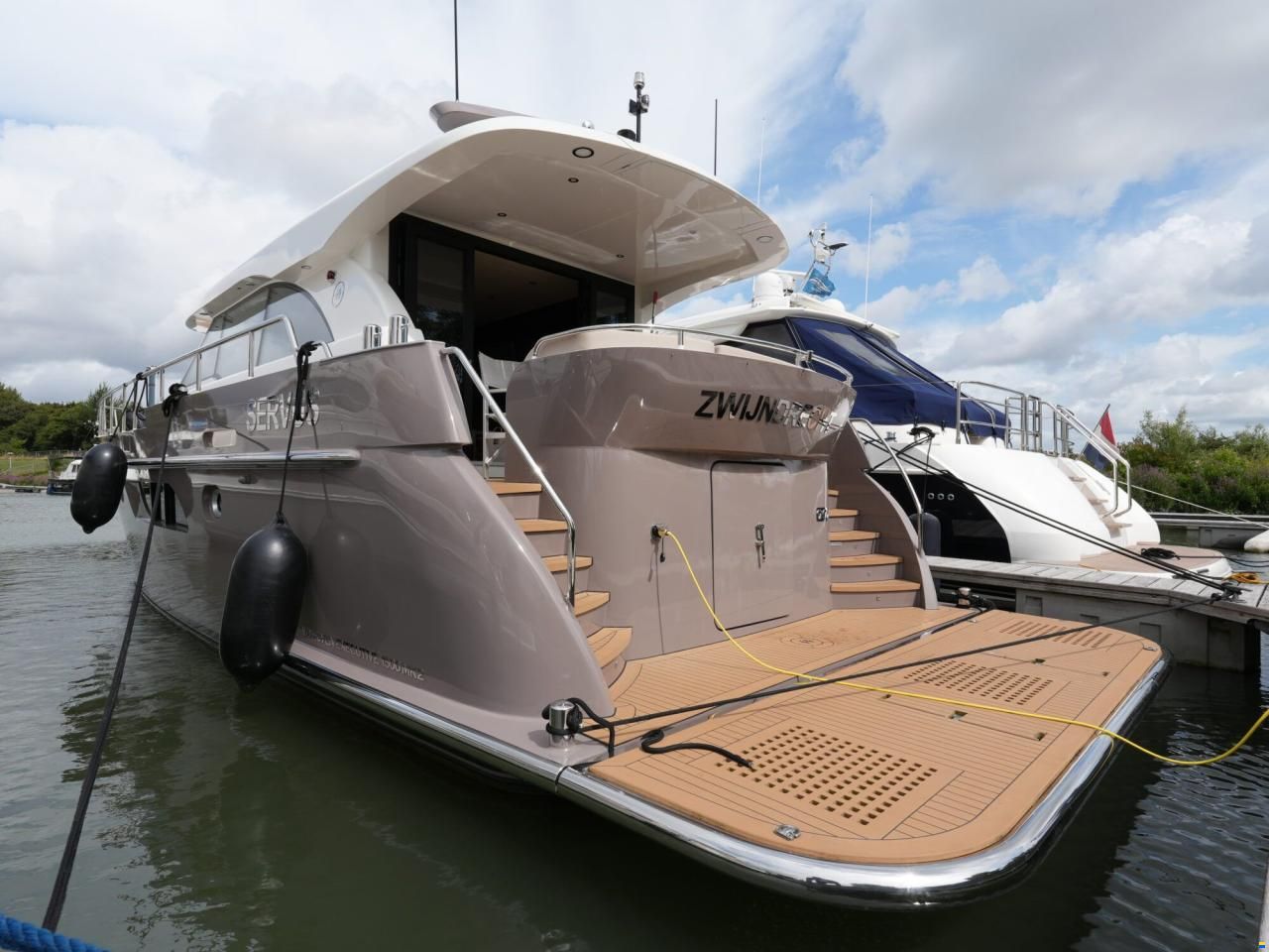 Van den Hoven Executive 15.00 MK II