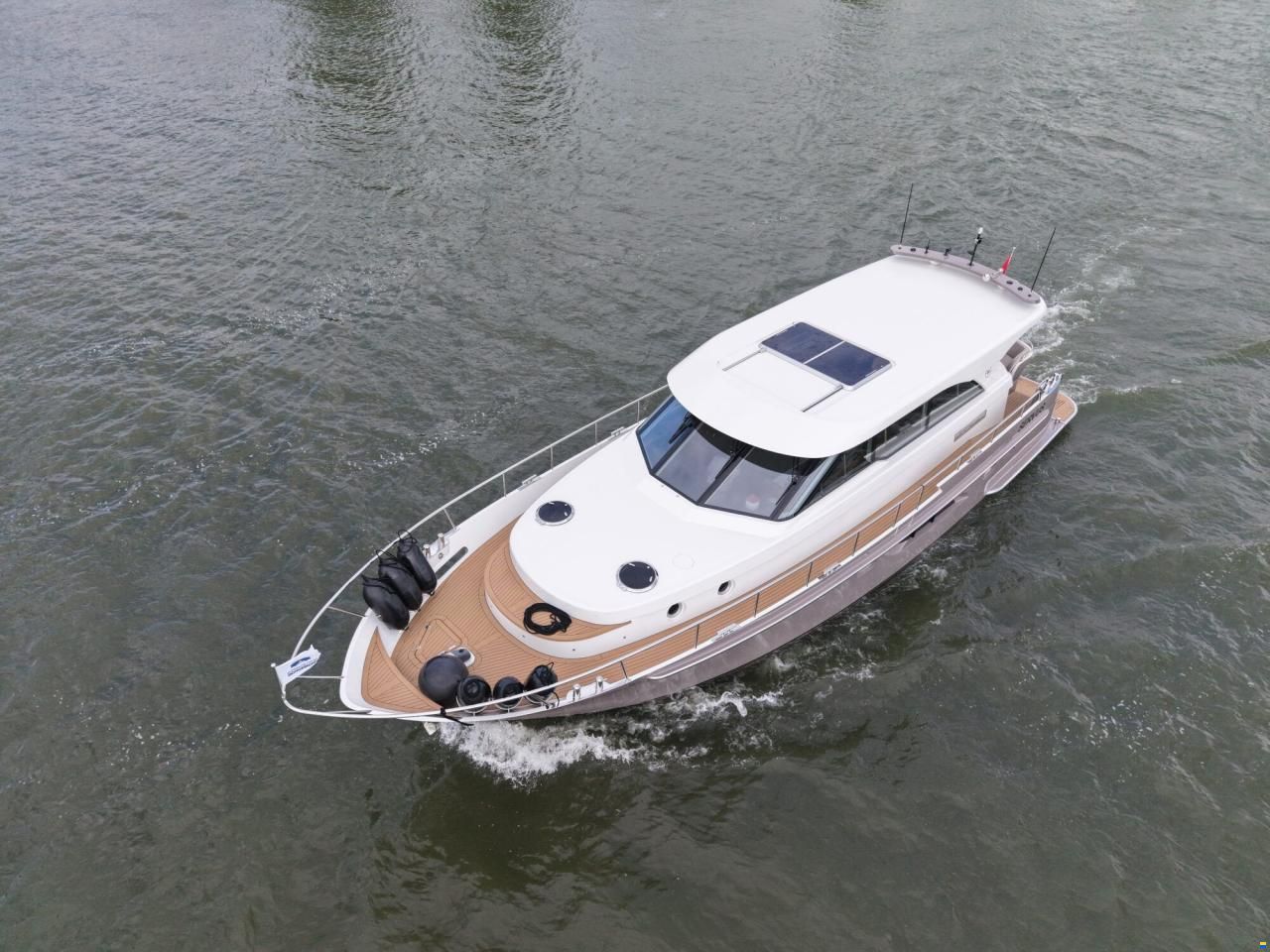 Van den Hoven Executive 15.00 MK II