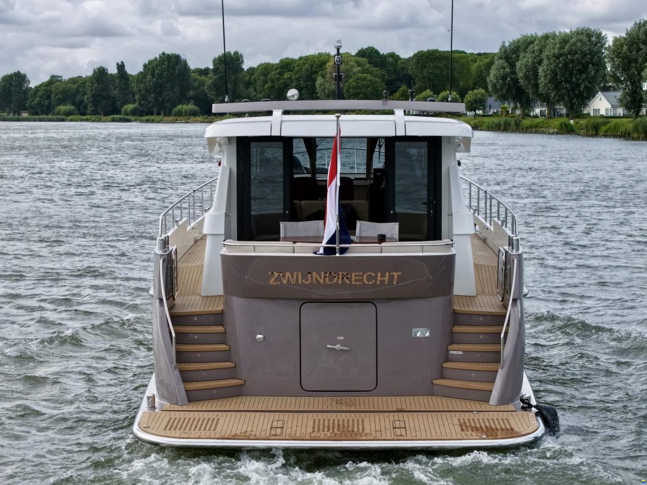 Van den Hoven Executive 15.00 MK II