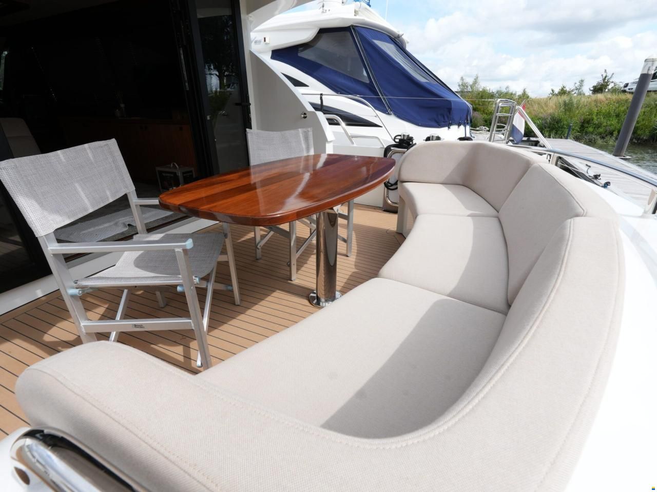 Van den Hoven Executive 15.00 MK II