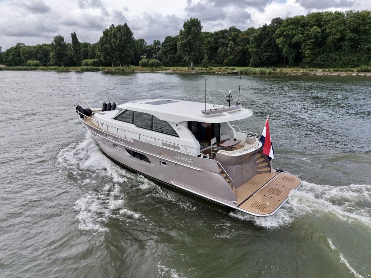 Van den Hoven Executive 15.00 MK II