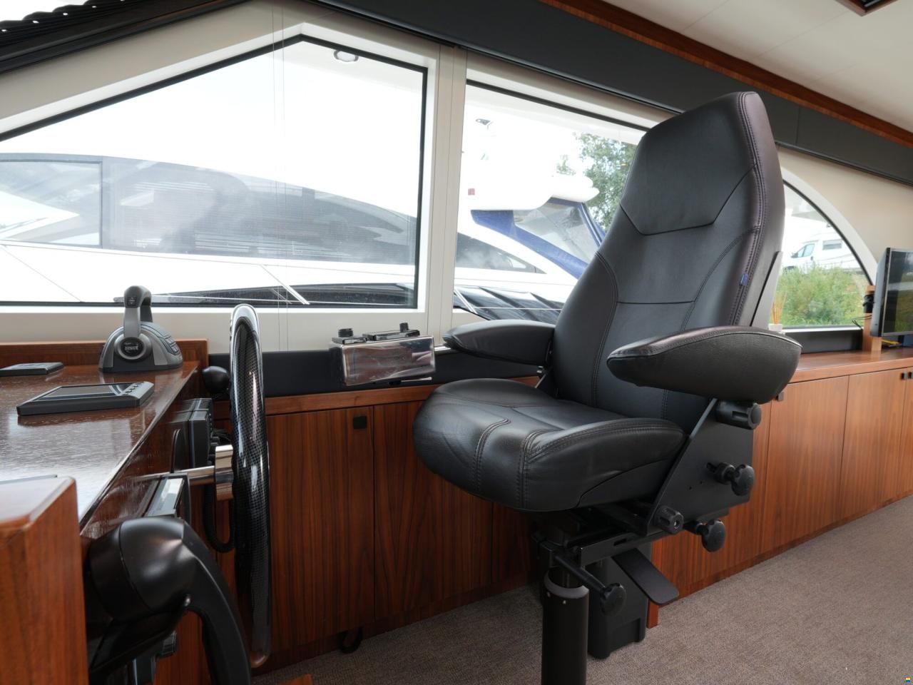 Van den Hoven Executive 15.00 MK II