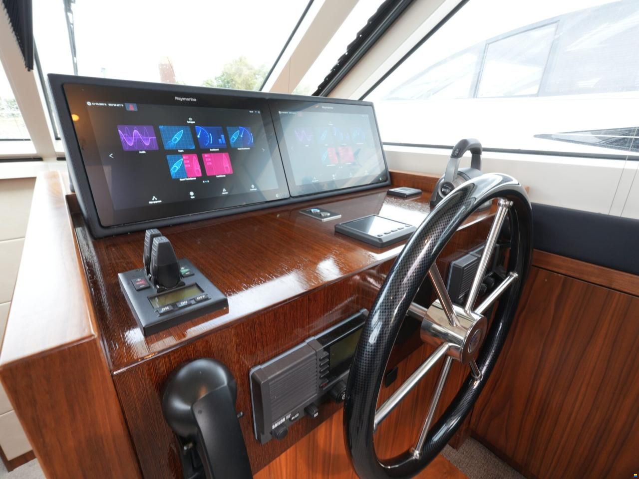 Van den Hoven Executive 15.00 MK II