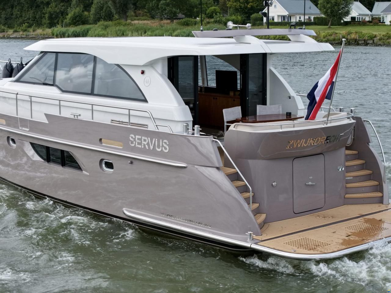 Van den Hoven Executive 15.00 MK II