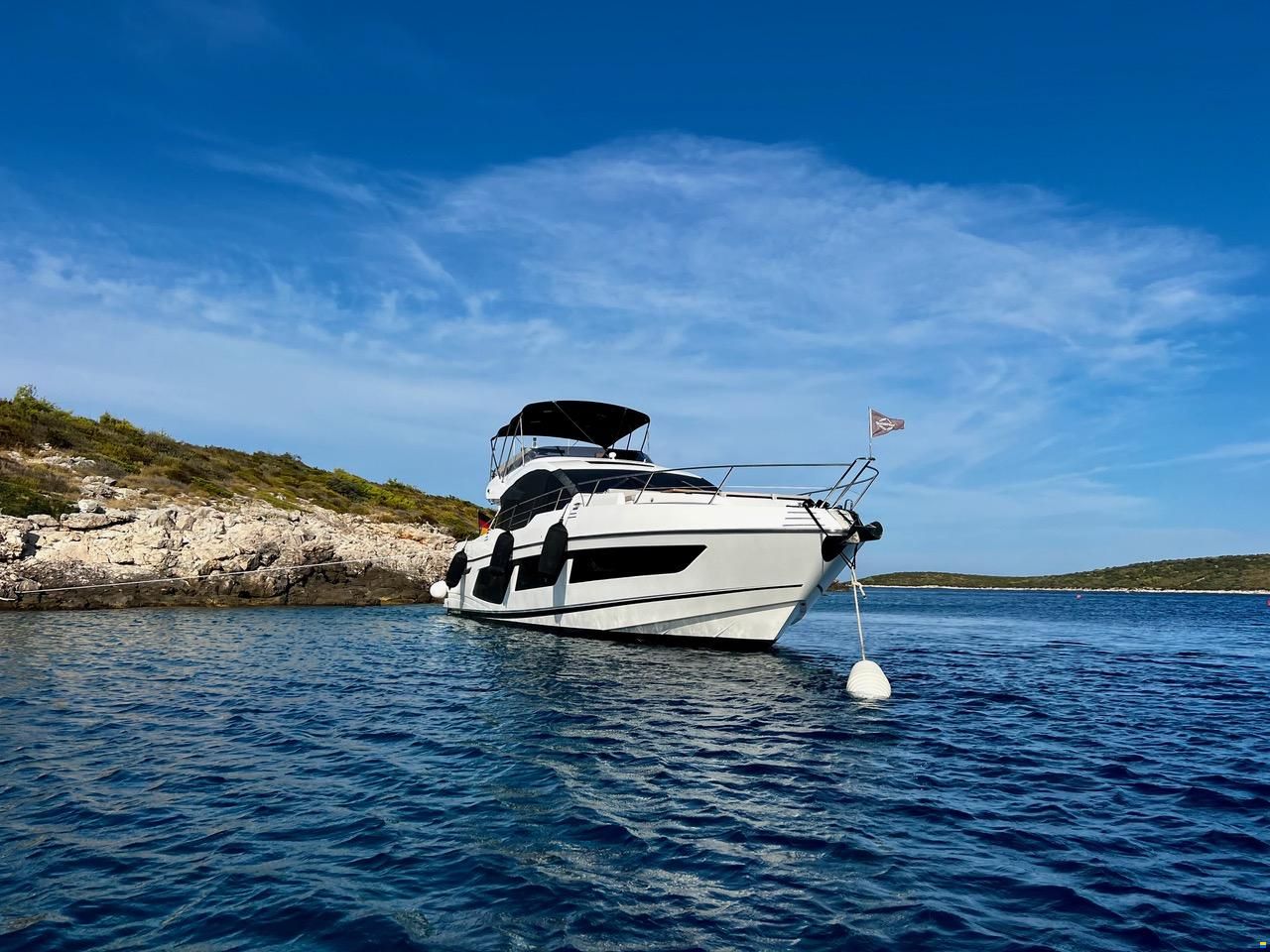 Sunseeker 74 Sport Yacht
