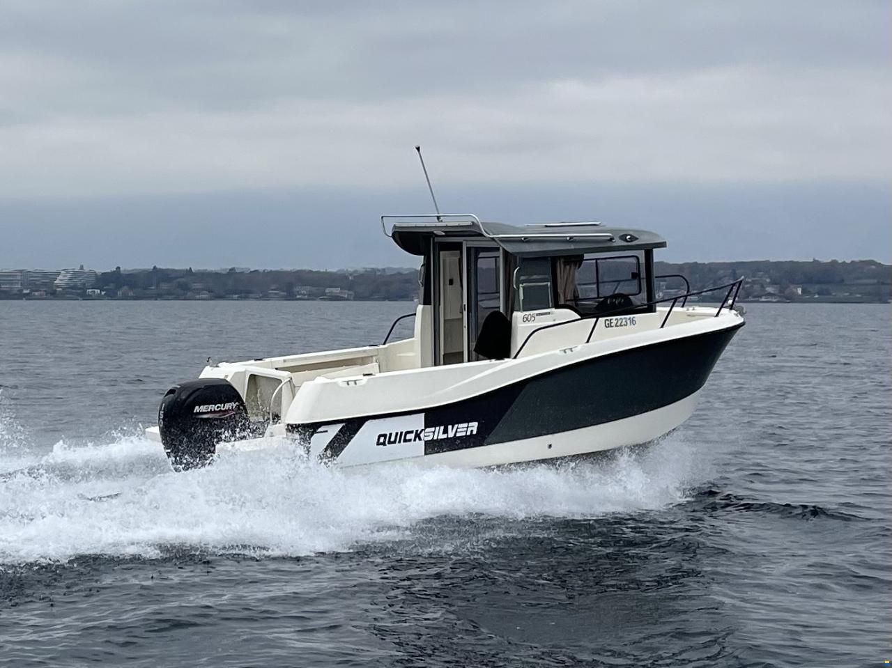 Quicksilver 605 PILOTHOUSE
