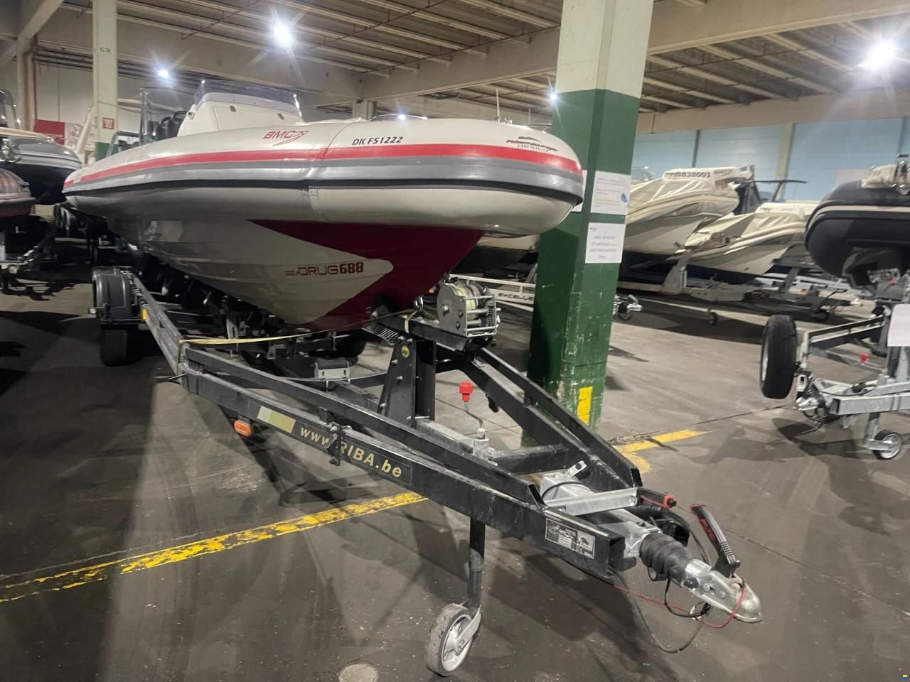 Technohull Seadrug 688