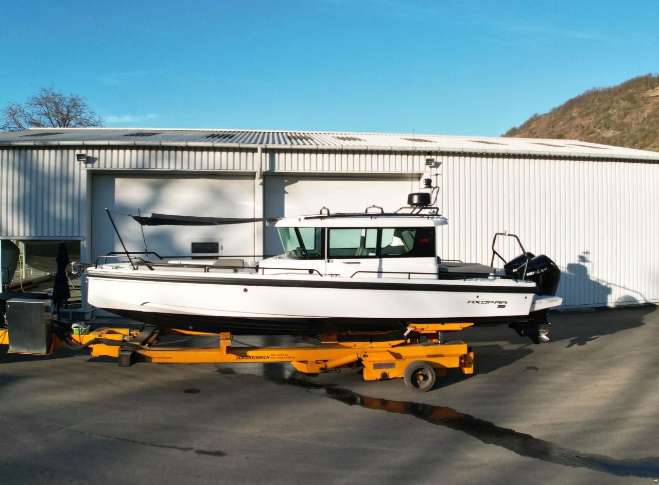 Axopar 28 Cabin