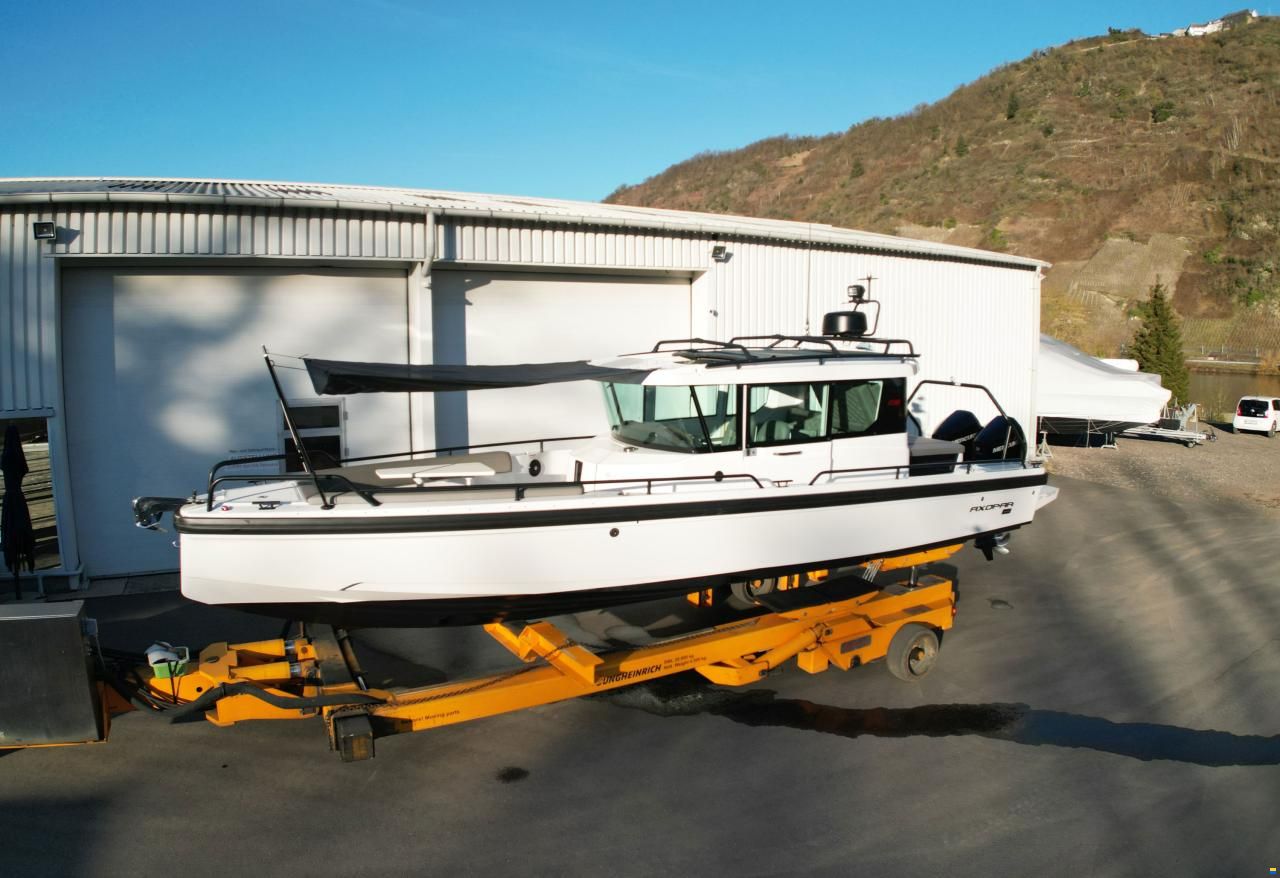 Axopar 28 Cabin