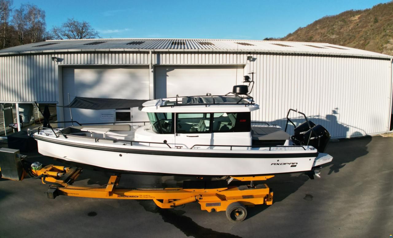 Axopar 28 Cabin