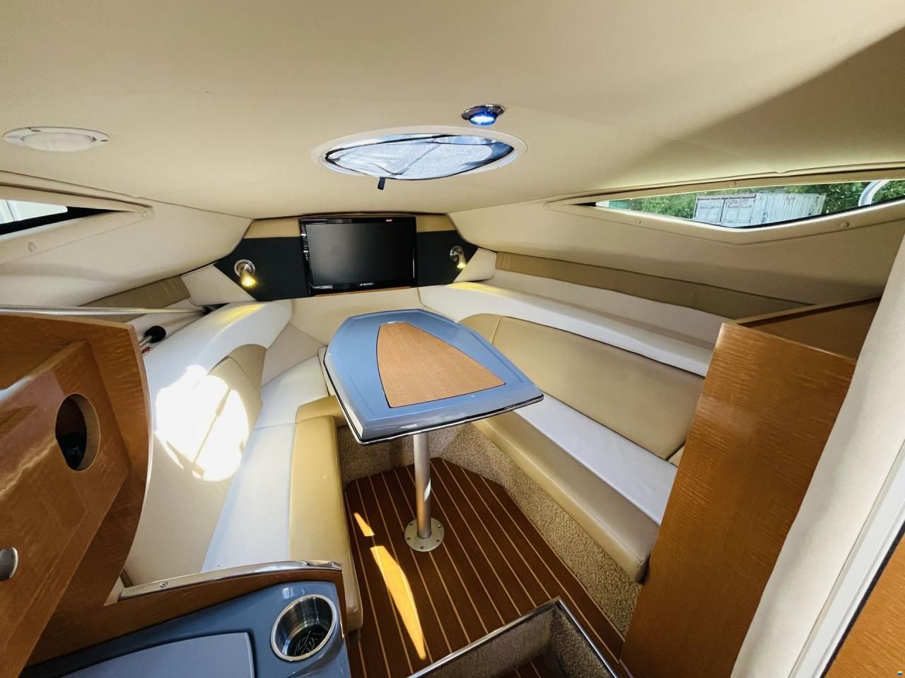 Larson Cabrio 777