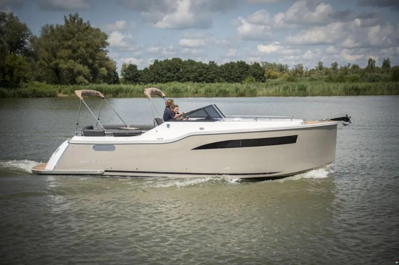 Maxima 920 Cabin