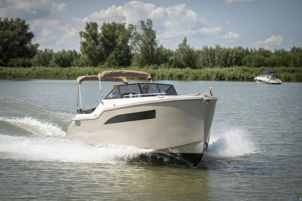 Maxima 920 Cabin