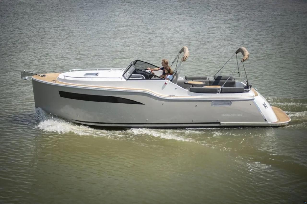 Maxima 920 Cabin