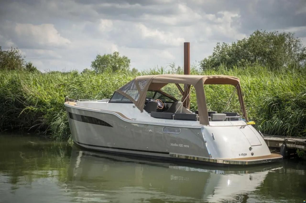 Maxima 920 Cabin