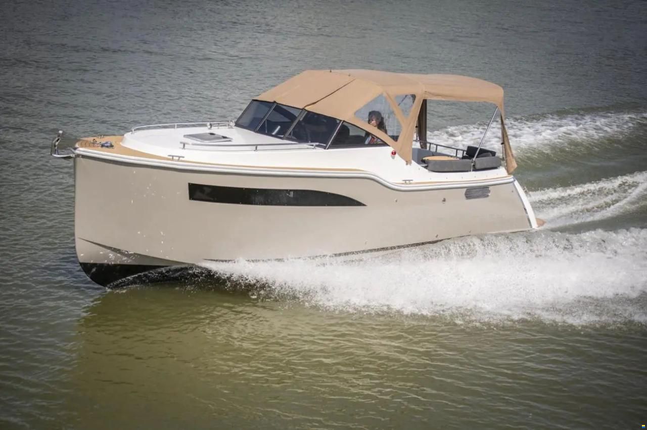 Maxima 920 Cabin