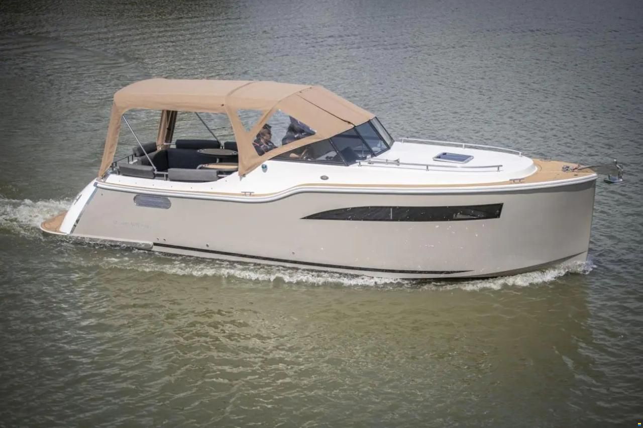 Maxima 920 Cabin
