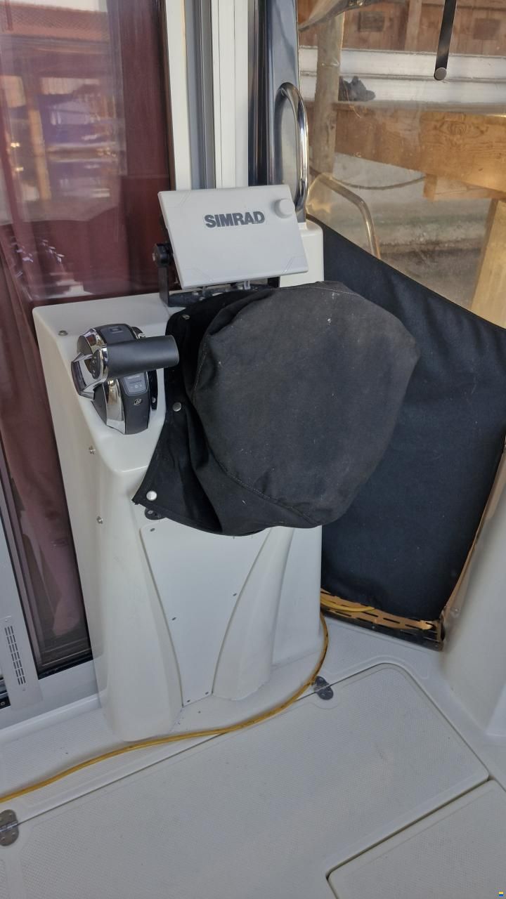 Quicksilver 755 Pilothouse