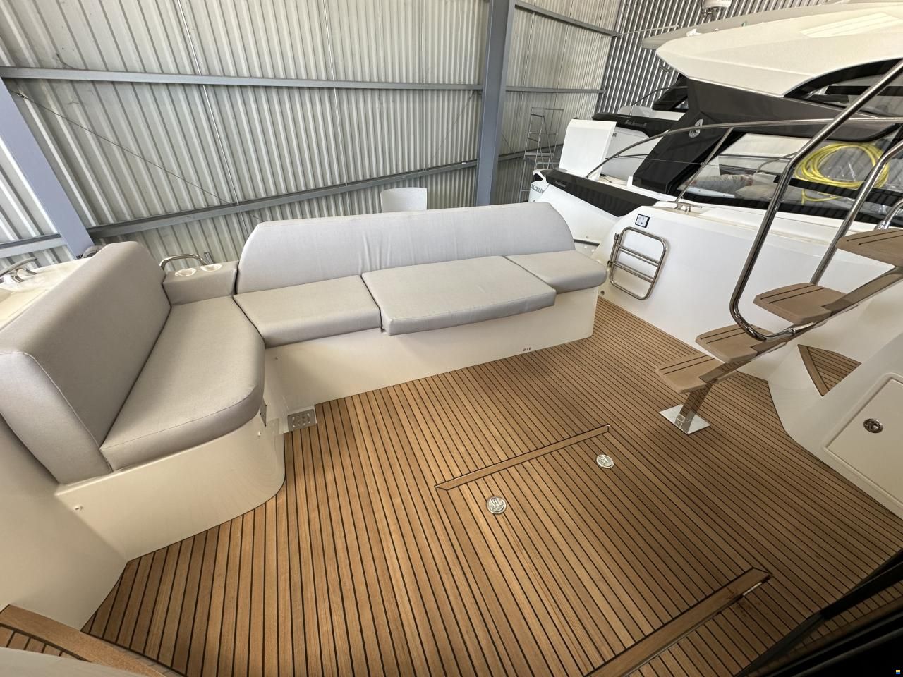 Prestige 420 Fly
