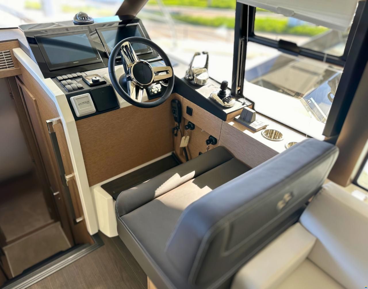 Prestige 420 Fly