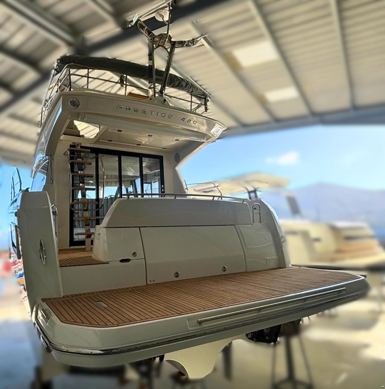 Prestige 420 Fly