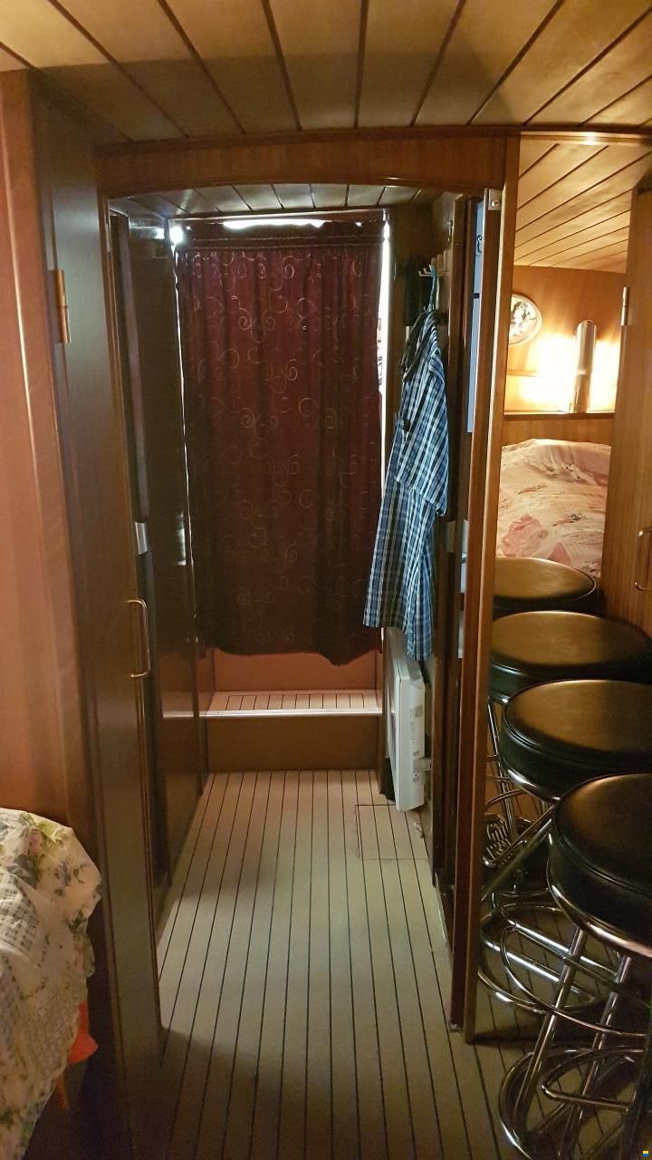 Motoryacht/Stahlverdränger