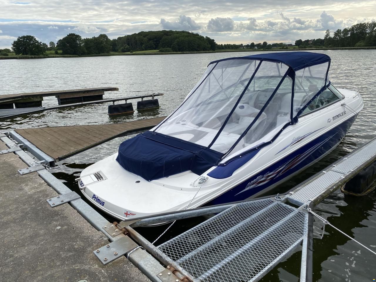 Rinker 262 Captiva Cuddy
