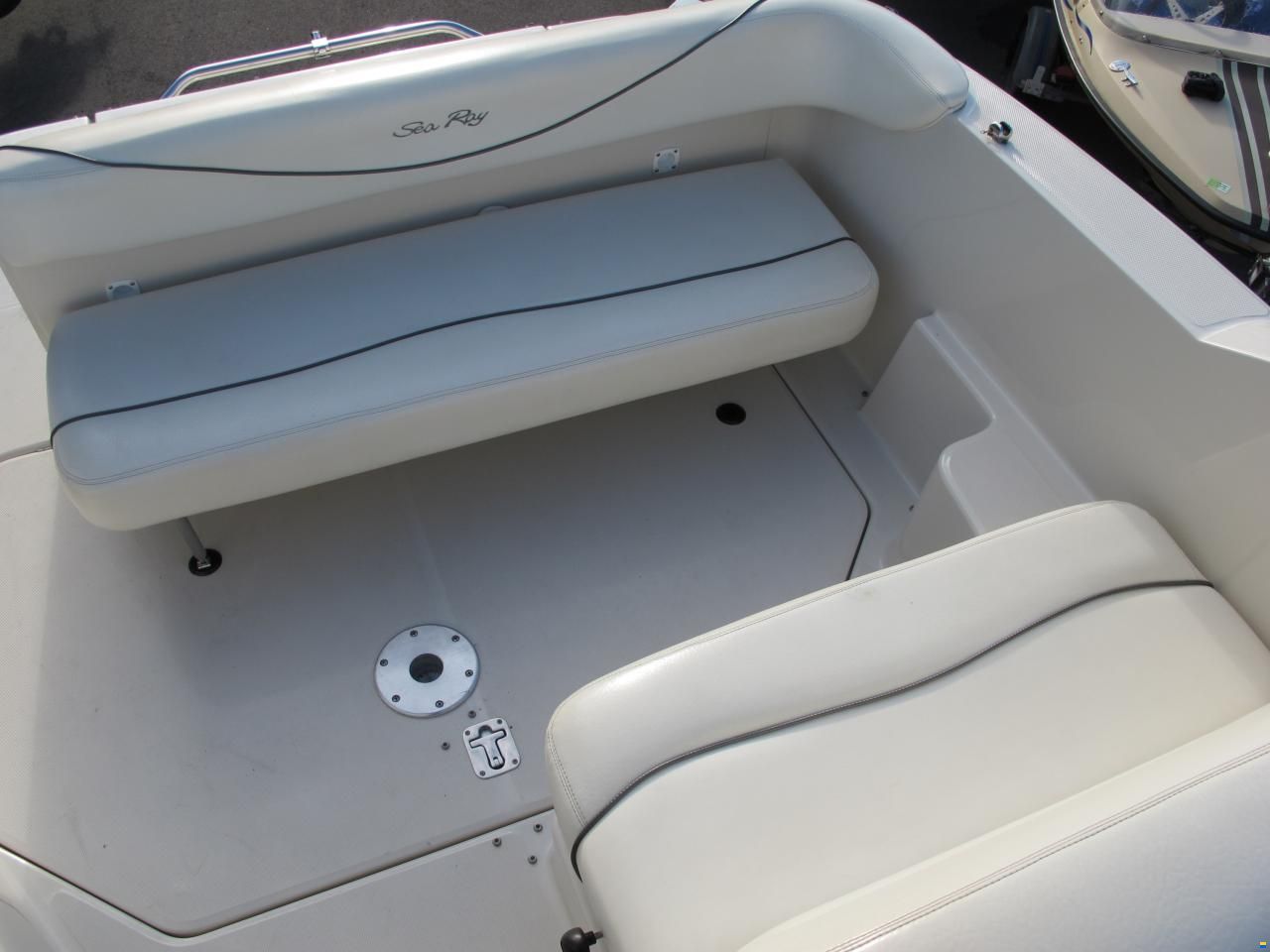 Sea Ray 240 Sundancer
