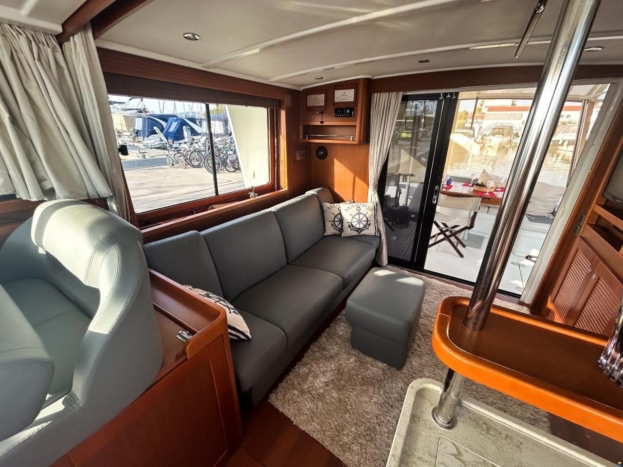 Beneteau Swift Trawler 44