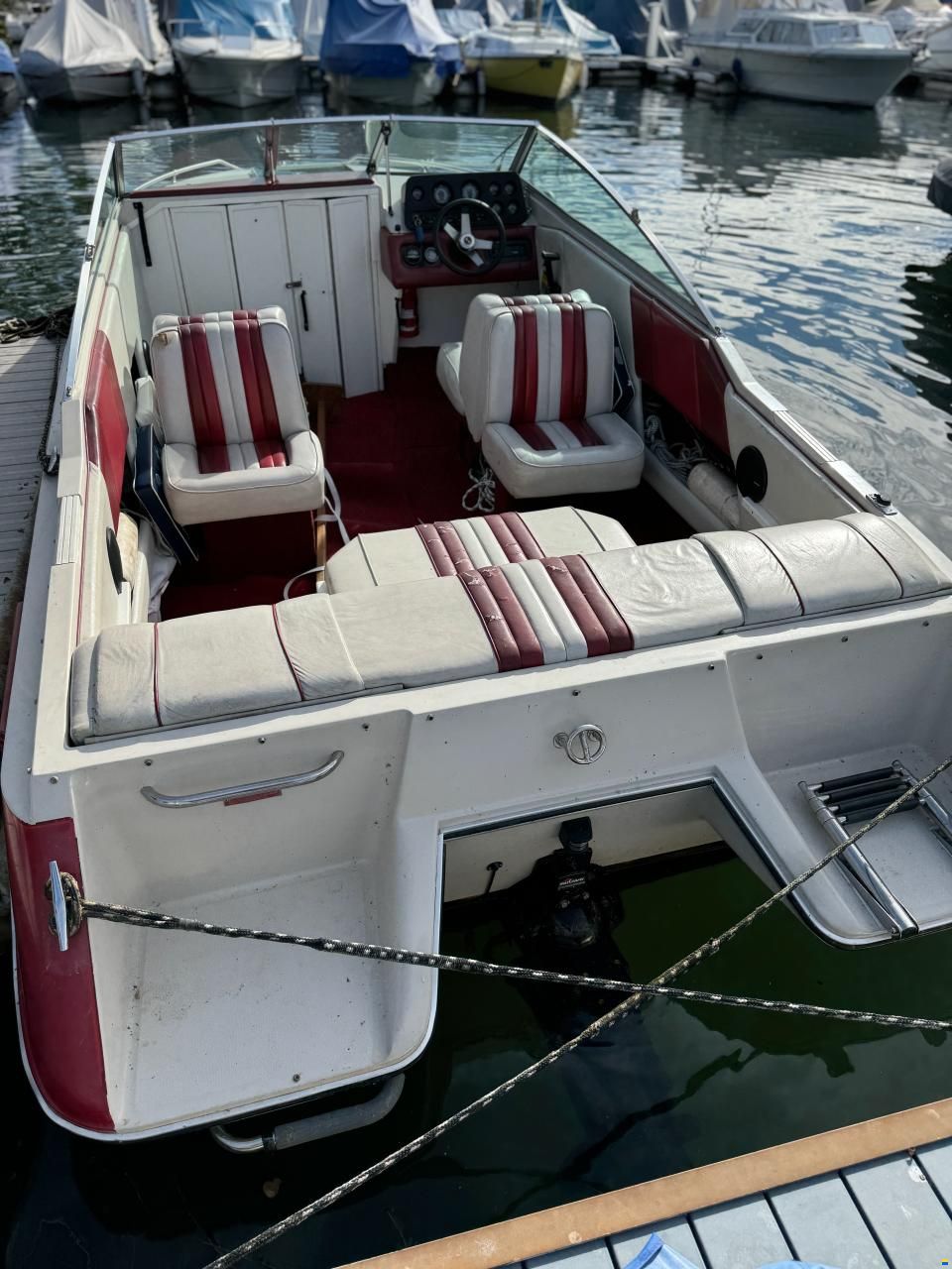 Sea Ray Seville 20 Cuddy