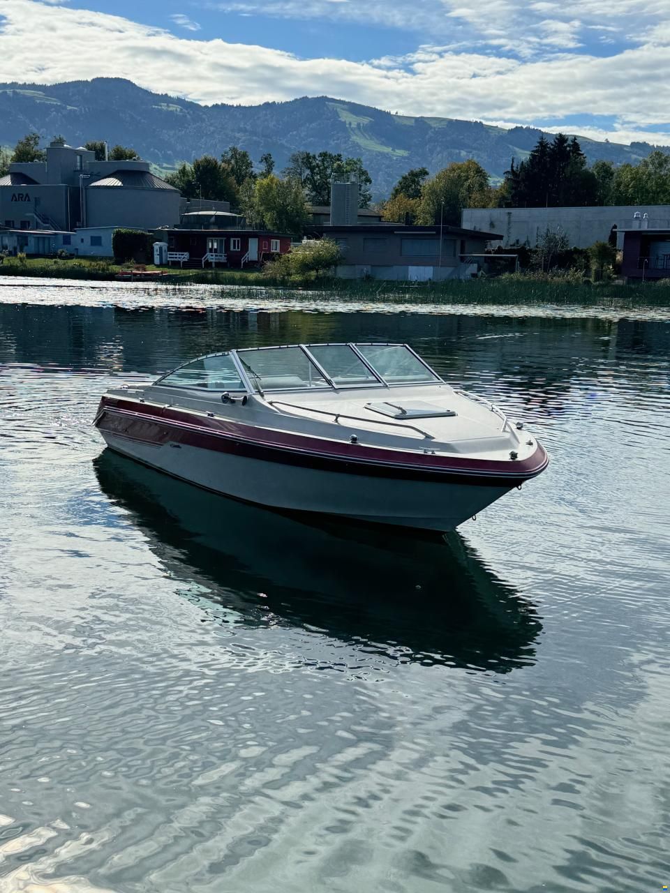 Sea Ray Seville 20 Cuddy