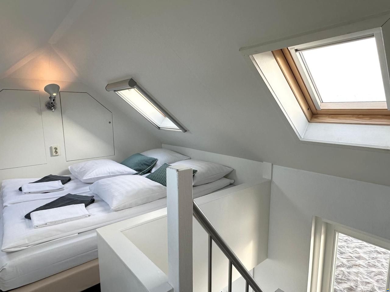 Prins Homeship 1350