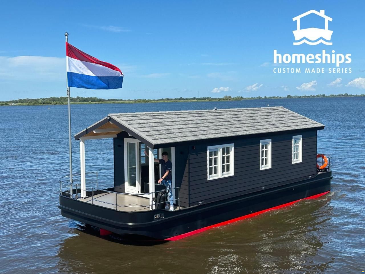 Homeship Vaarchalet 1250D Luxe Houseboat