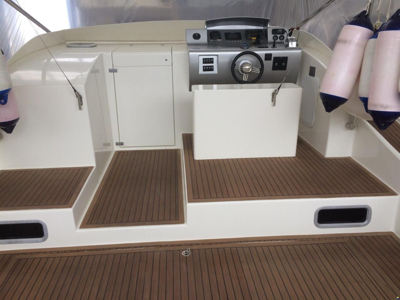 V yacht v 40