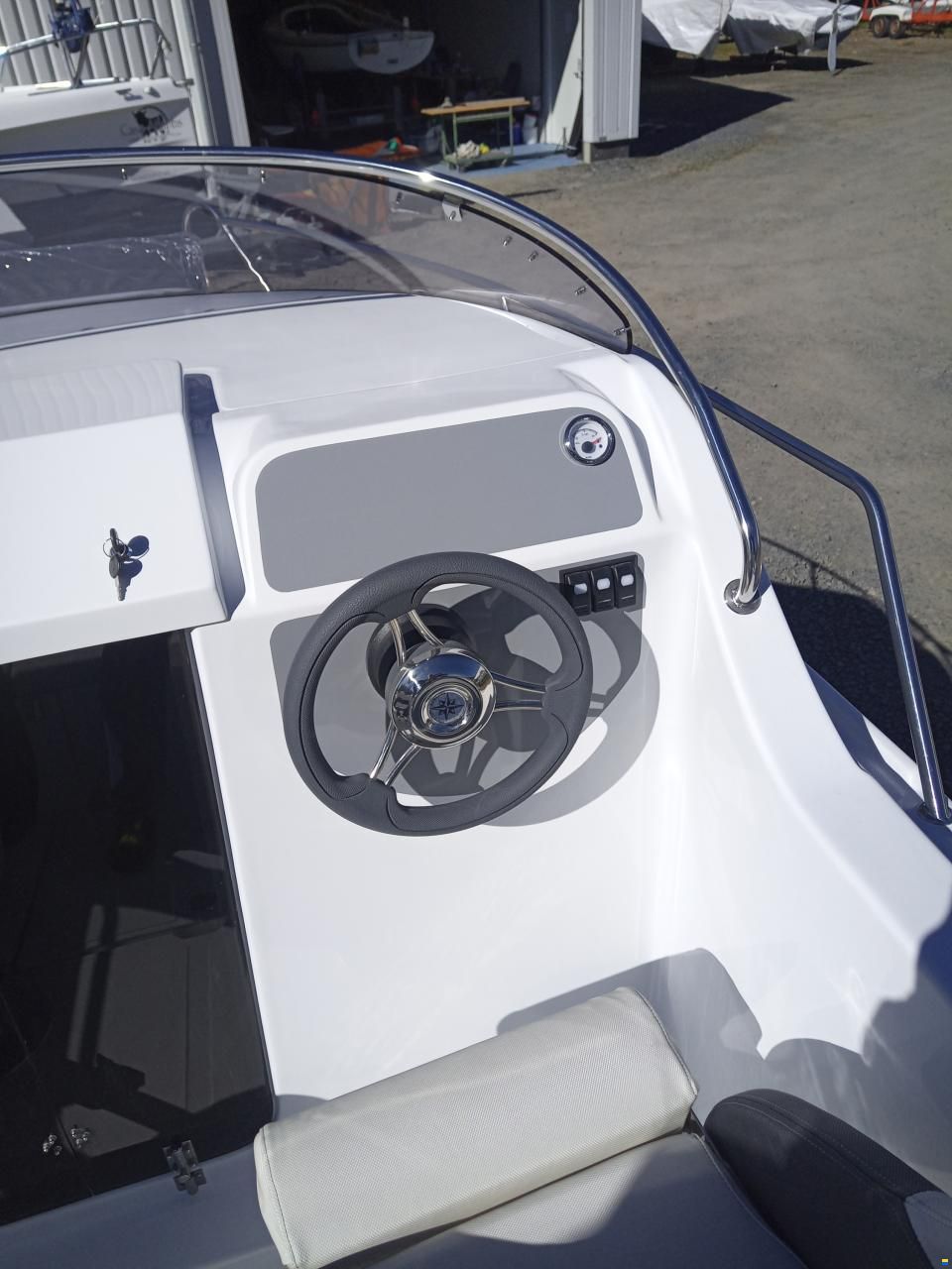 Trident Boats SEARIDER 530 Cabin