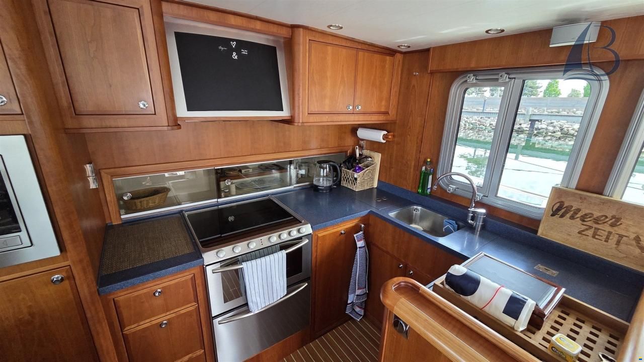 Privateer Trawler 50