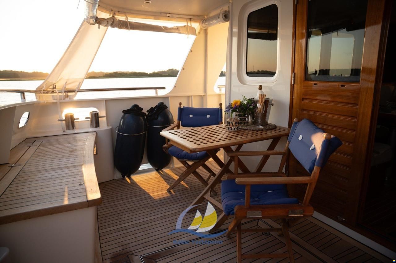 Privateer Trawler 50