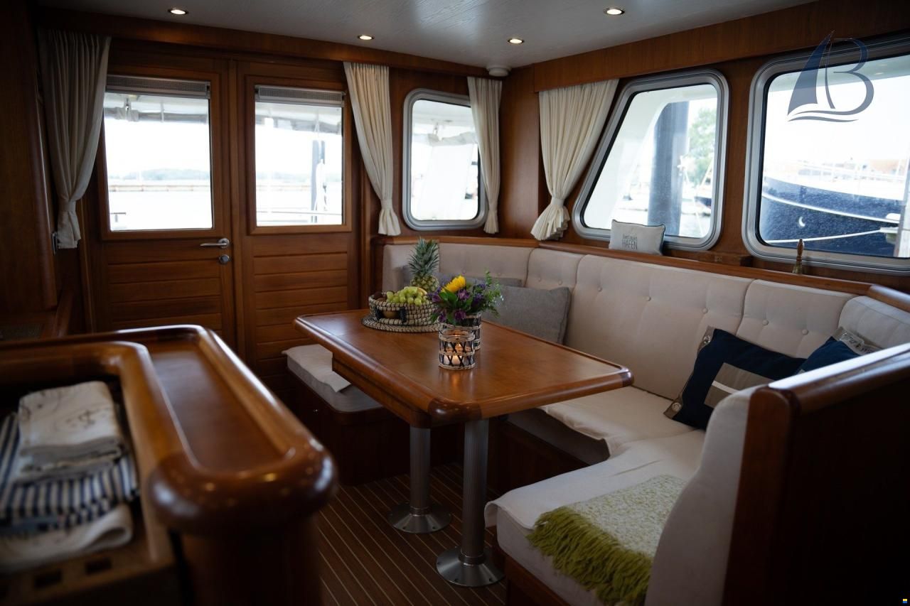 Privateer Trawler 50