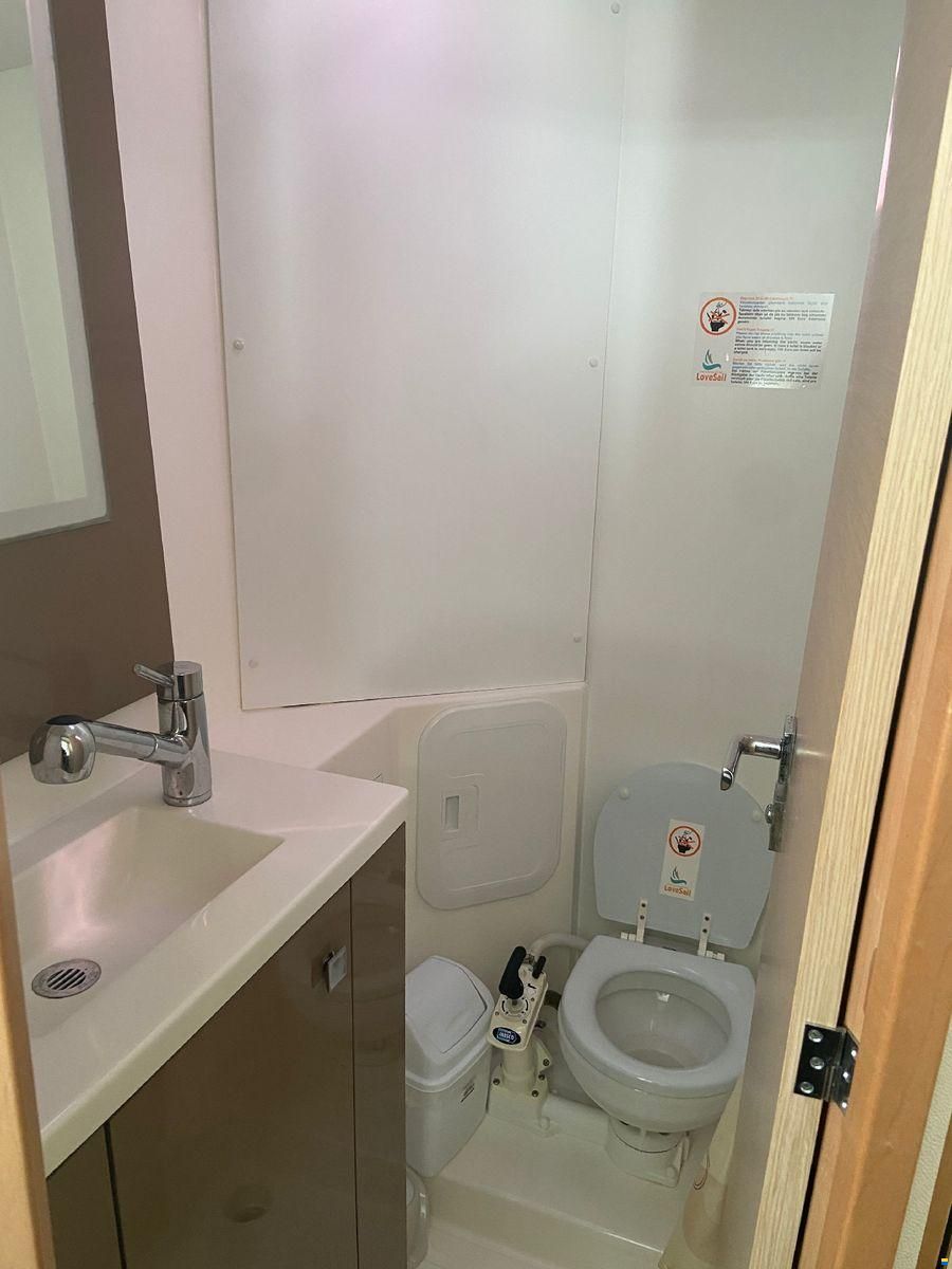 Fountaine Pajot Lucia 40