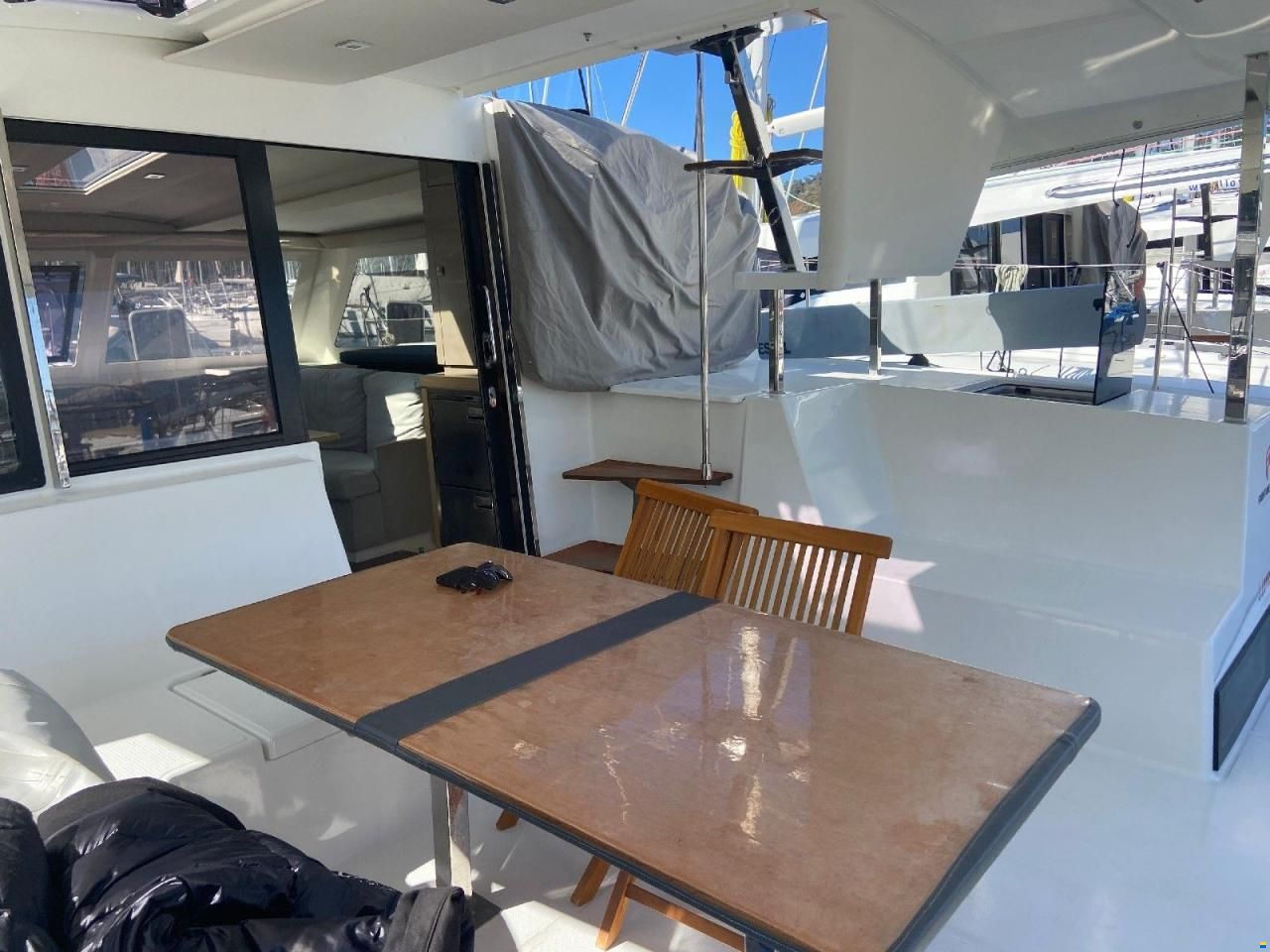 Fountaine Pajot Lucia 40