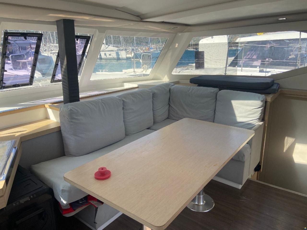 Fountaine Pajot Lucia 40