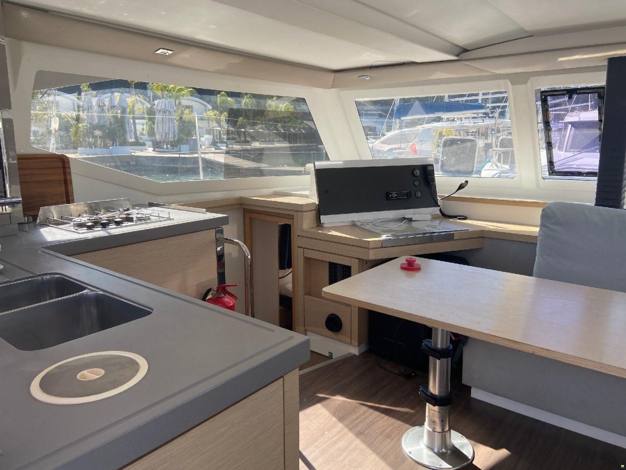 Fountaine Pajot Lucia 40